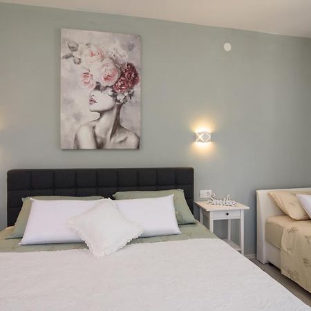Luxury Apartment Hajdi Трогир Екстериор снимка