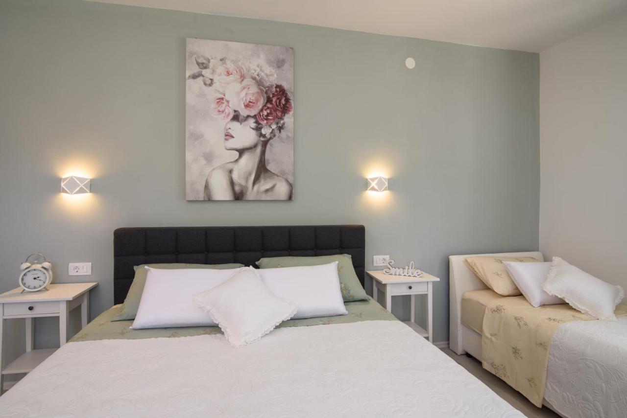 Luxury Apartment Hajdi Трогир Екстериор снимка