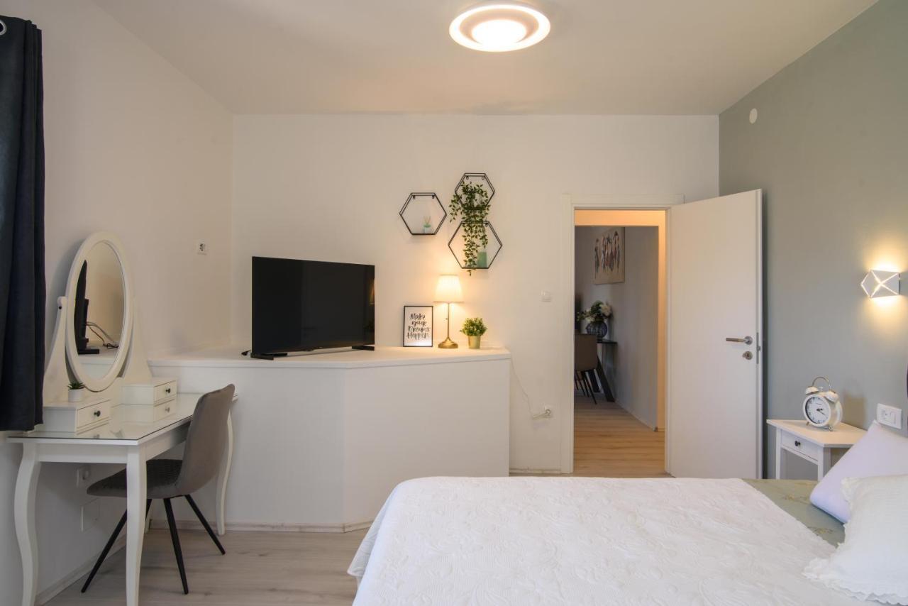 Luxury Apartment Hajdi Трогир Екстериор снимка